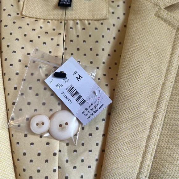 The Limited Yellow Single Button Notched Blazer Size Medium - Picture 5 of 13